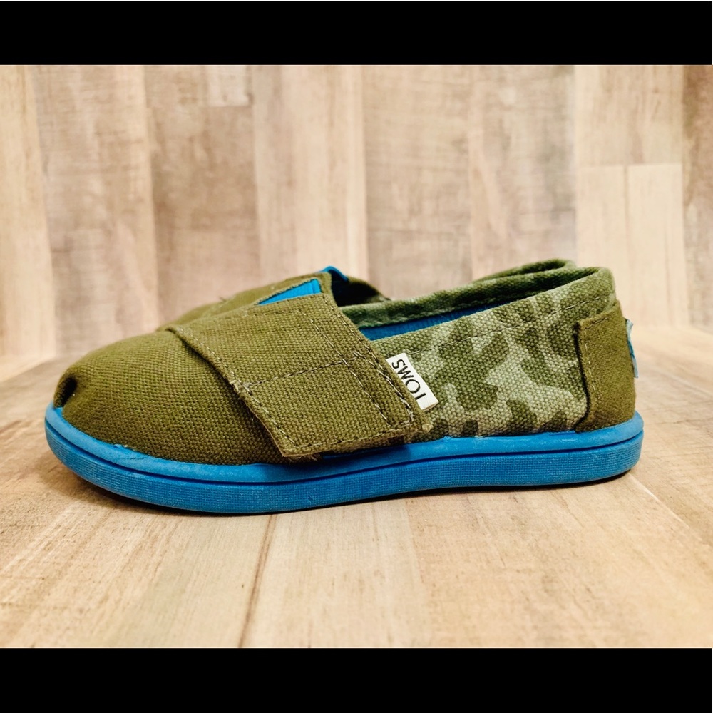 TOMS Grey Camo Canvas Slip-Ons